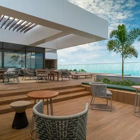 500m Da - Piscina Com Vista Incrível *